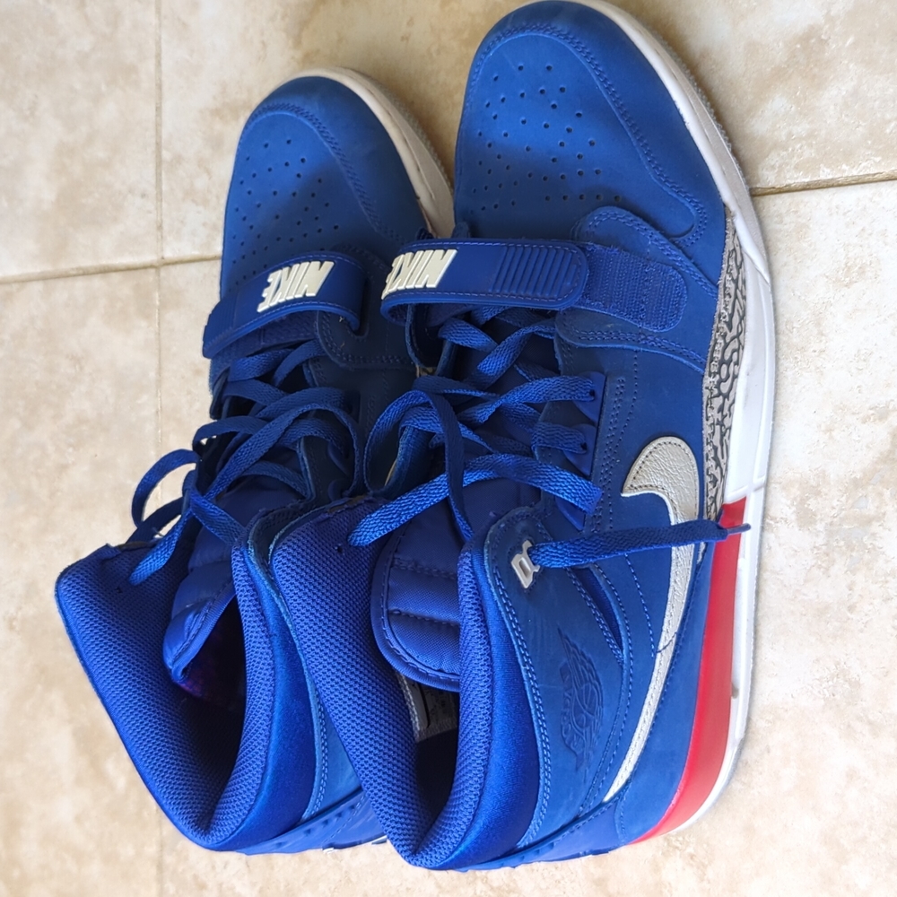 Jordan legacy 323 "Pistons"